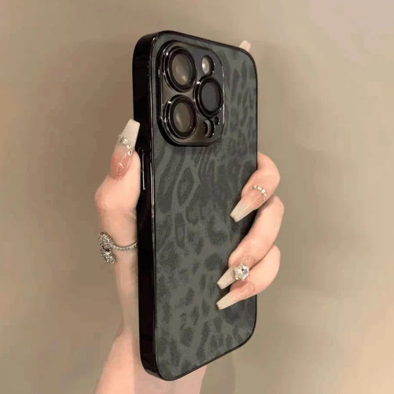Apple iPhone - Luxury Leopard Leather Case with Lens Protection