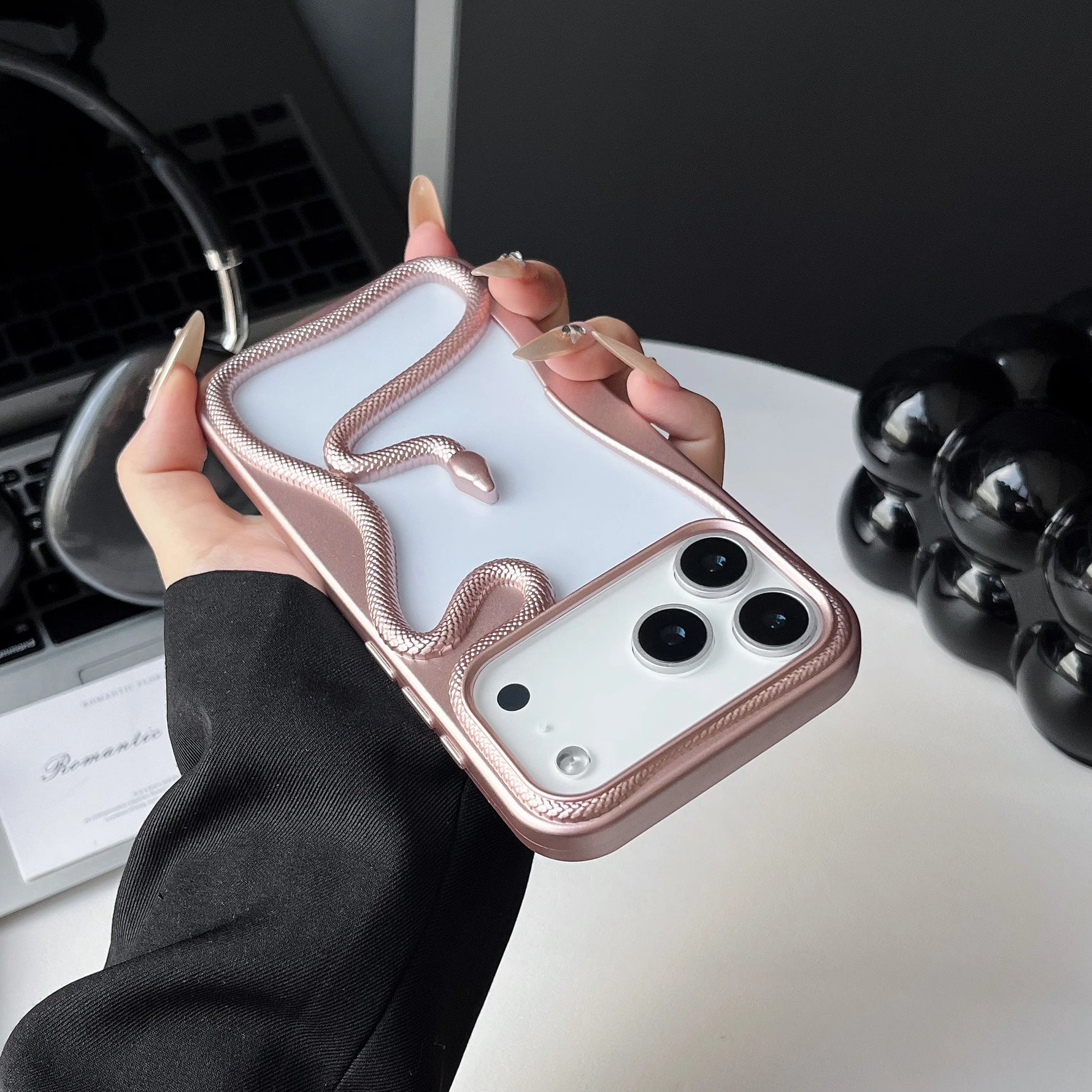 Apple iPhone - Matte 3D Hollow Snake Case