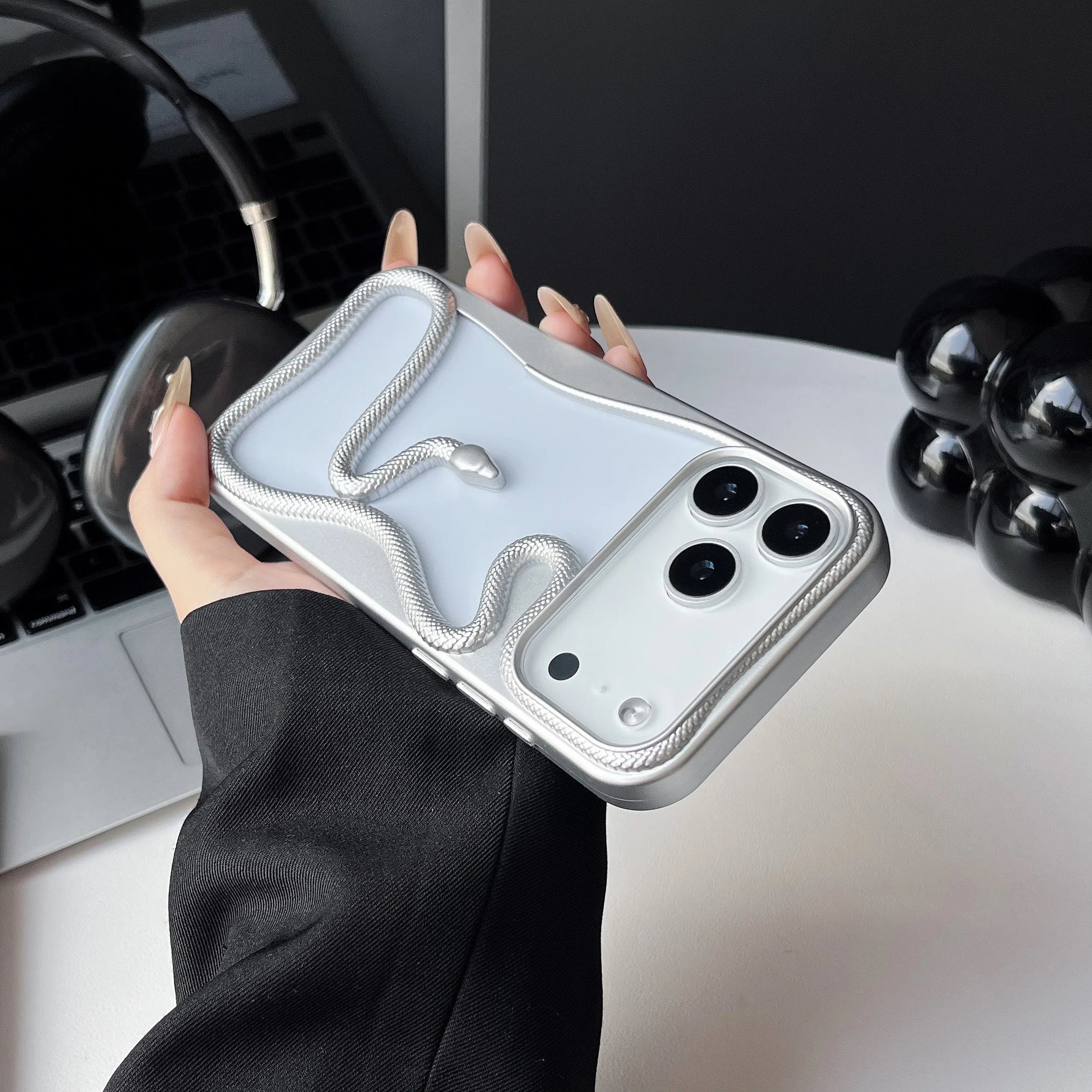 Apple iPhone - Matte 3D Hollow Snake Case