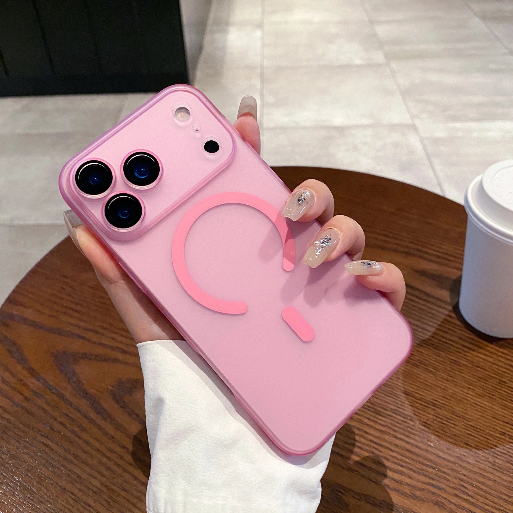 Apple iPhone - Matte Clear MagSafe Case