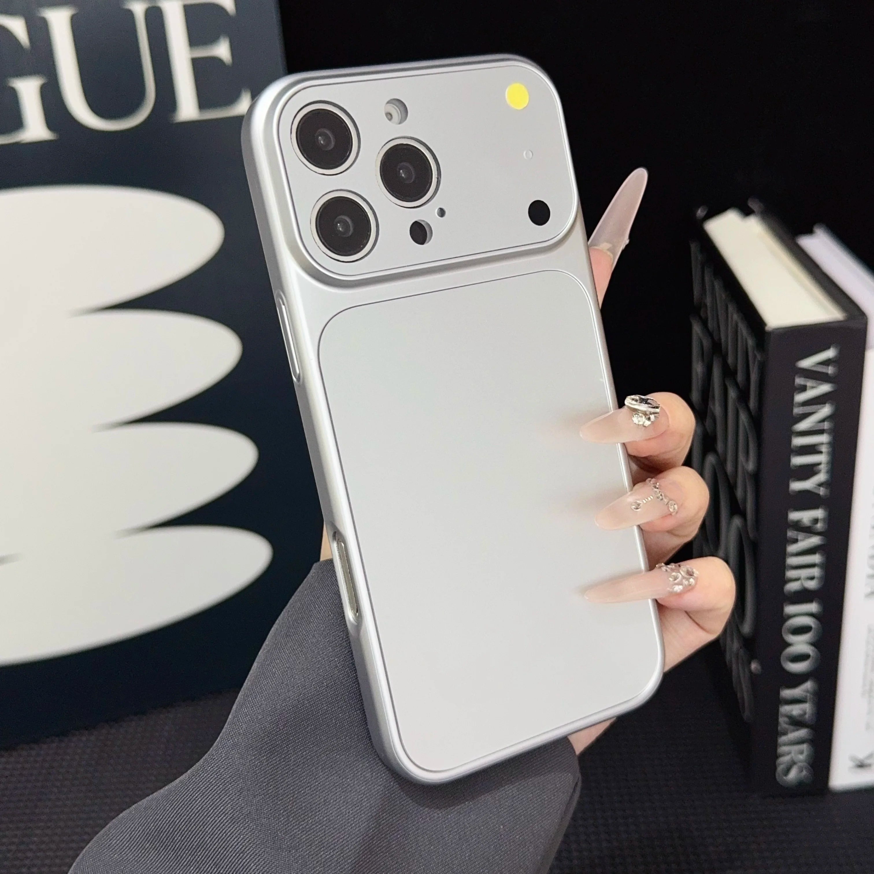 Apple iPhone - Sleek Designer Case with Lens Protector