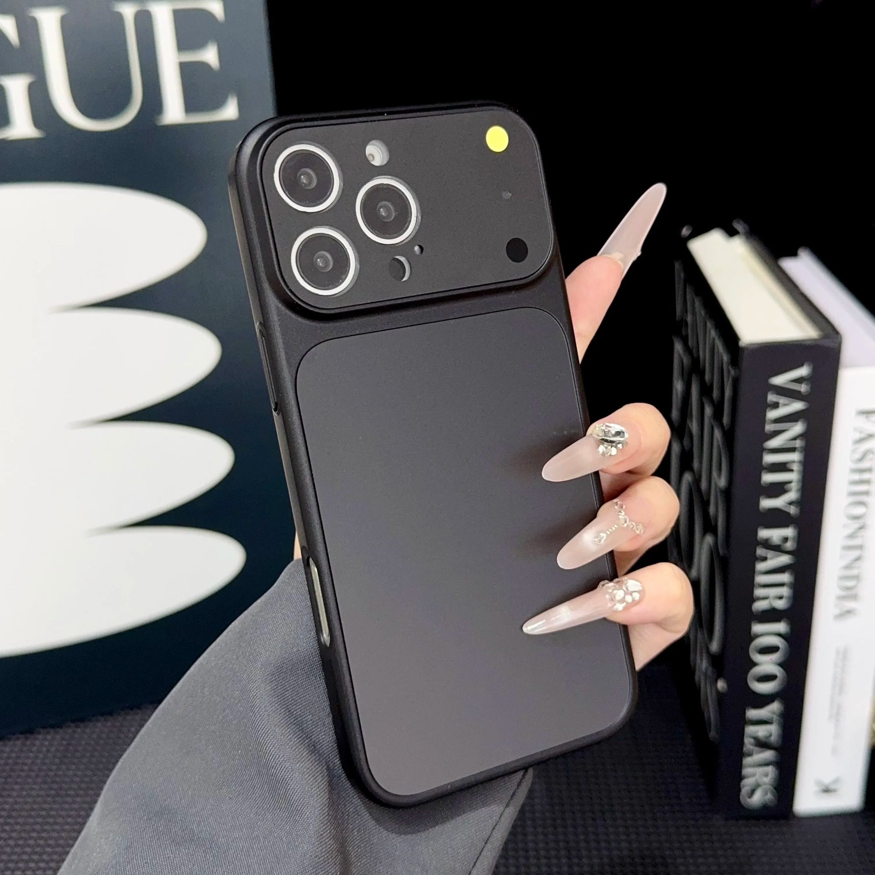 Apple iPhone - Sleek Designer Case with Lens Protector