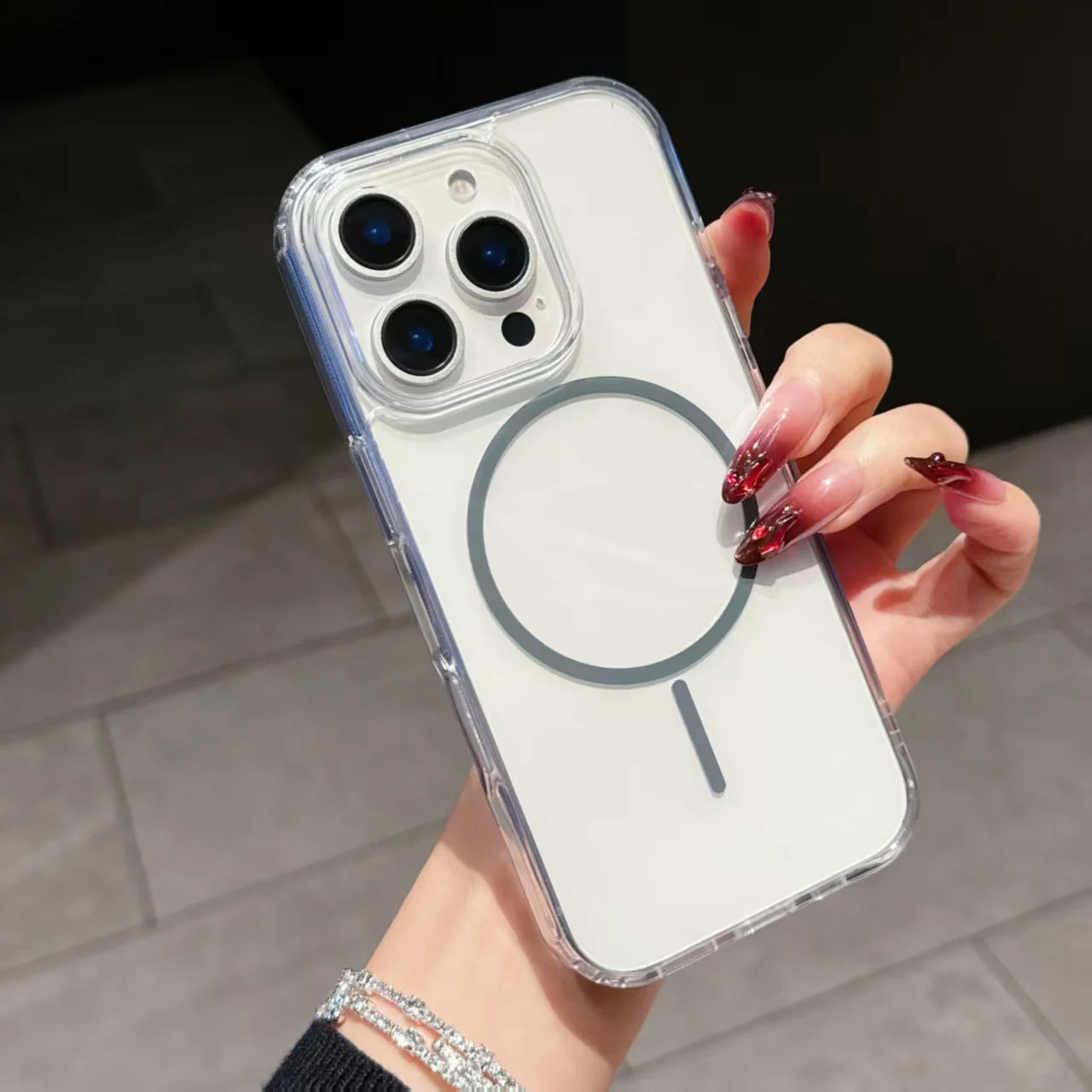 Apple iPhone - Transparent MagSafe Case